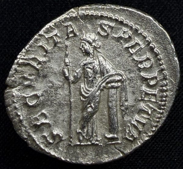 Reverse: Securitas standing left, legs crossed, leaning on a column.